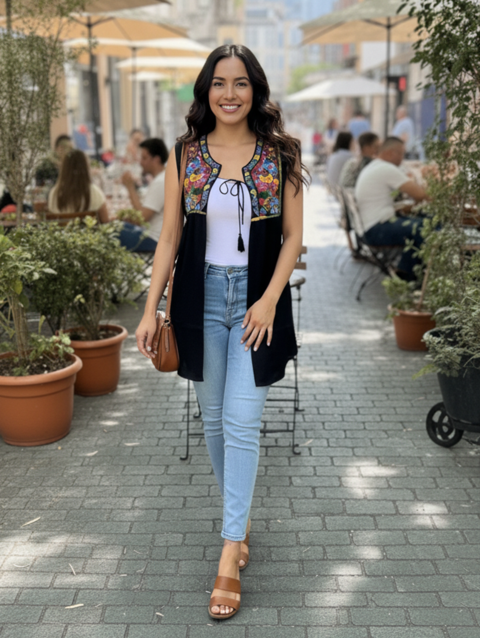 Vibras Mexicanas El Chaleco Bordado