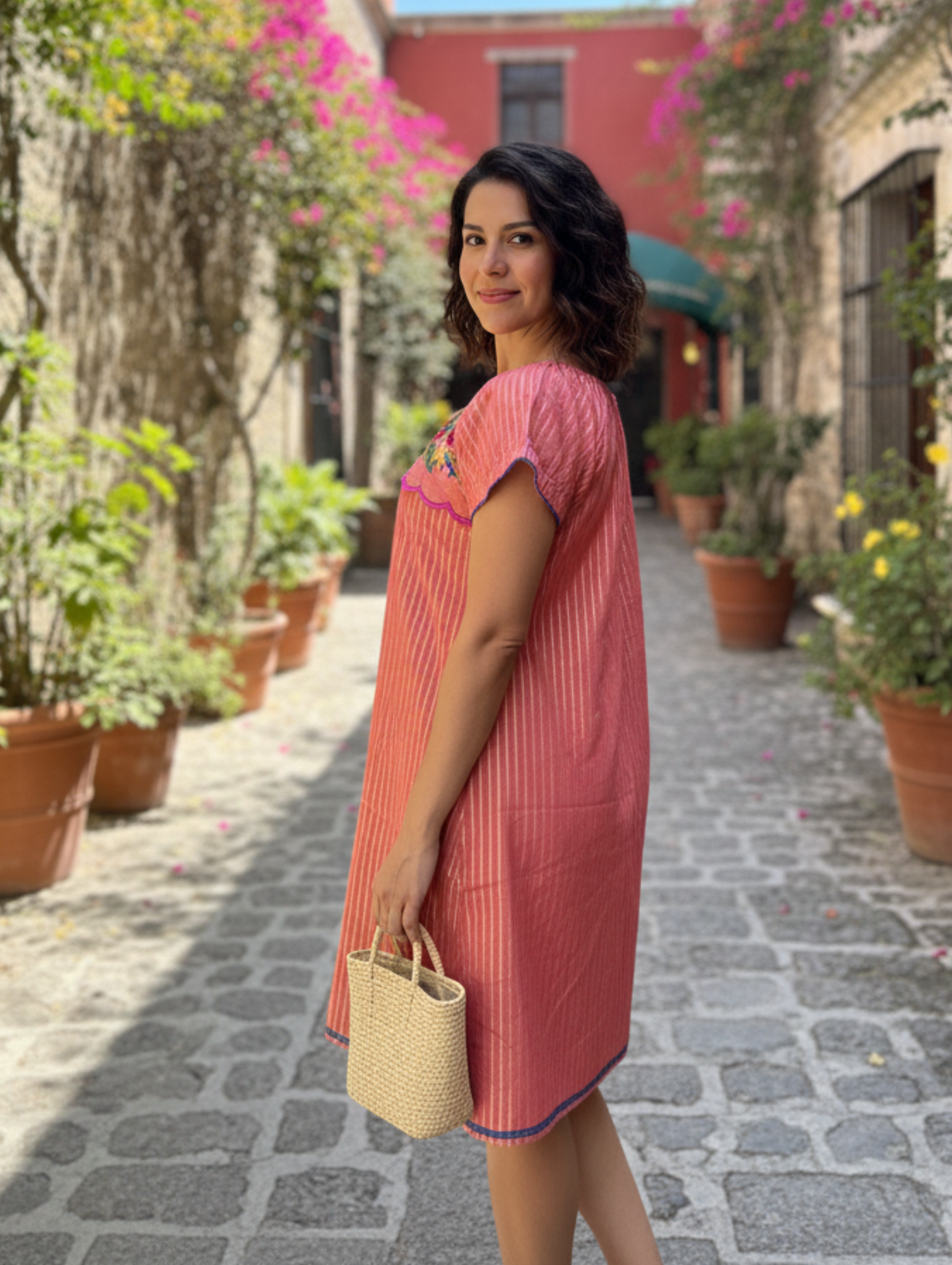 Vestido Artesanal "Flor de Campo" - Bordado Tradicional