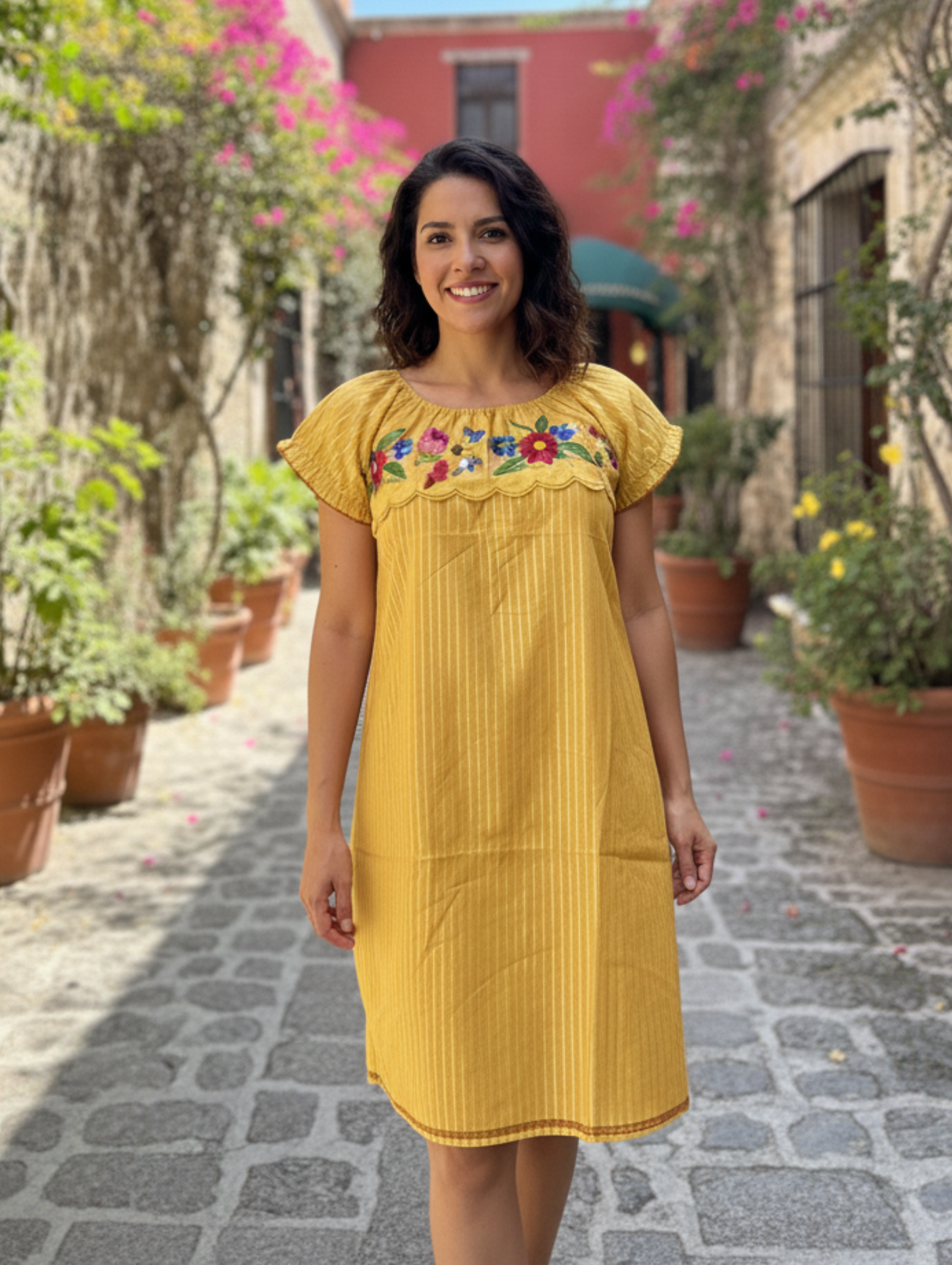 Vestido Artesanal "Flor de Campo" - Bordado Tradicional