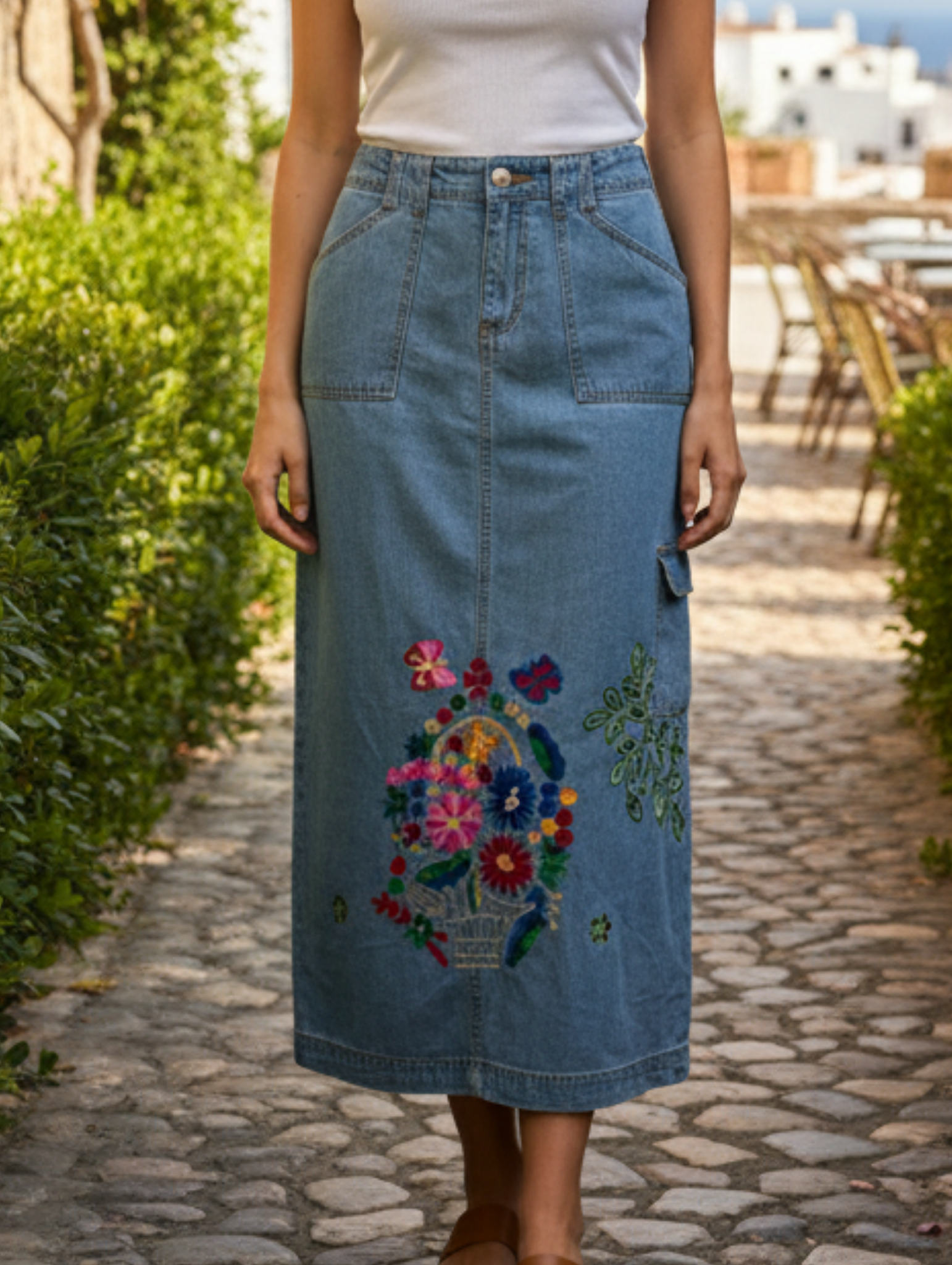 Falda Larga de Mezclilla con Bordado Étnico Floral - Estilo Bohemio