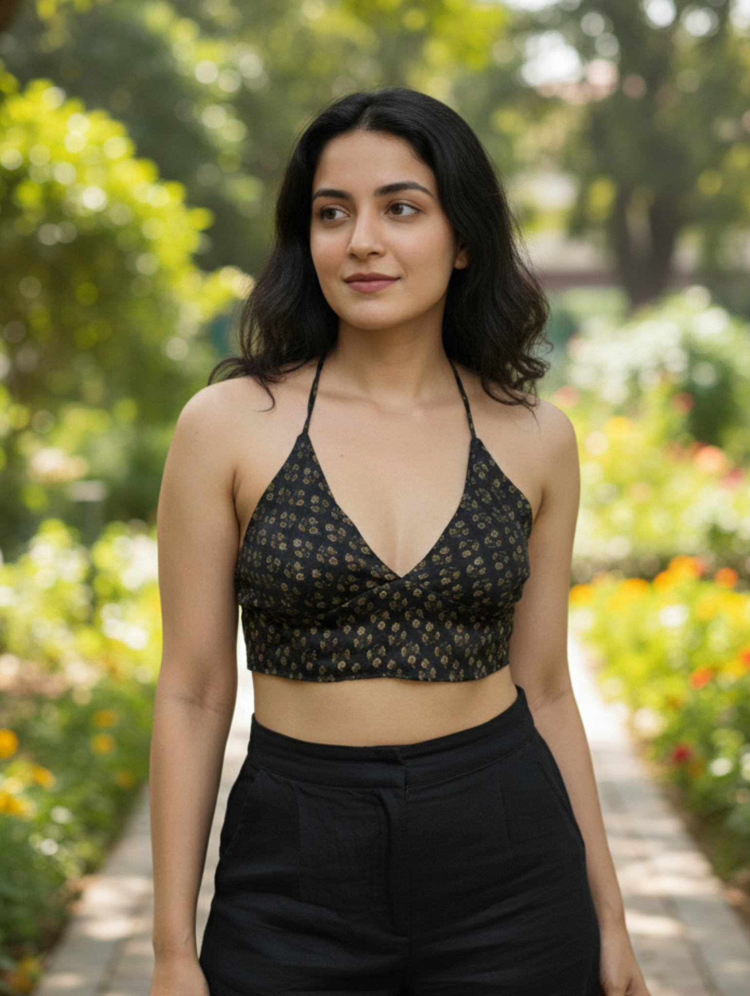 Top Halter Estampado de Seda Estilo 'Boho Chic'