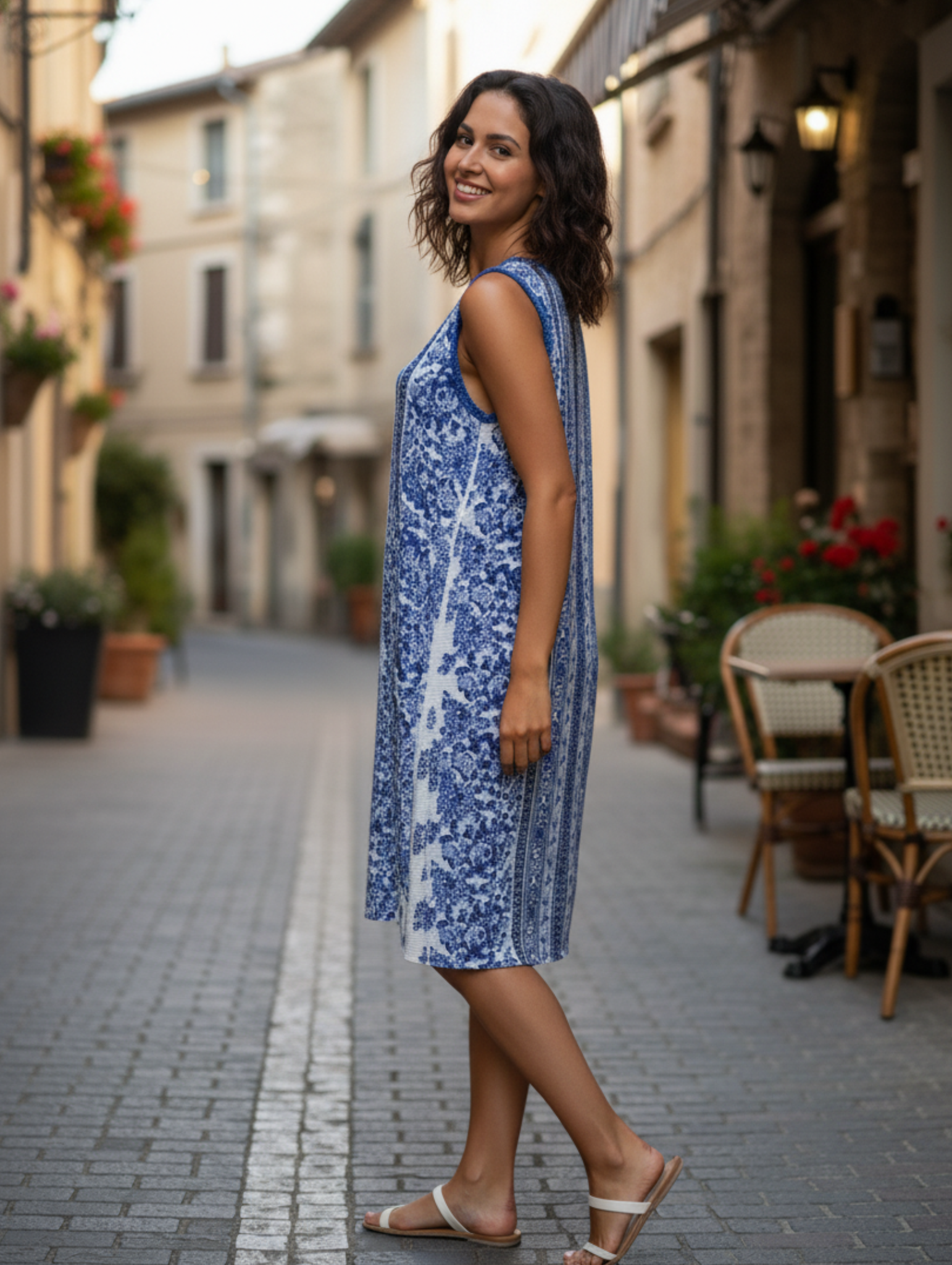 Vestido Estampado Floral en Azul y Blanco