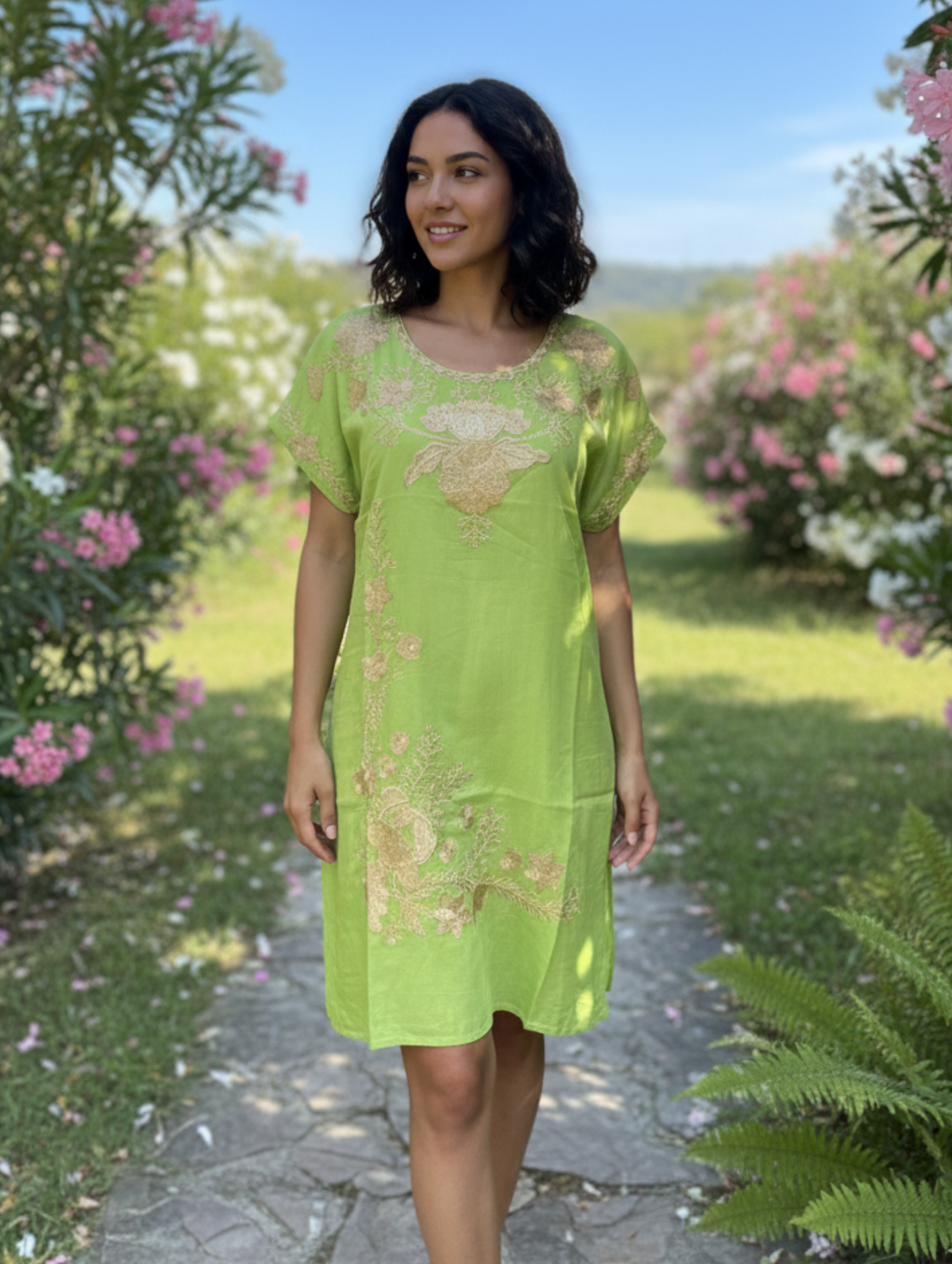 Vestido de Algodón con Bordado Zari Dorado - "Teal Elegance"